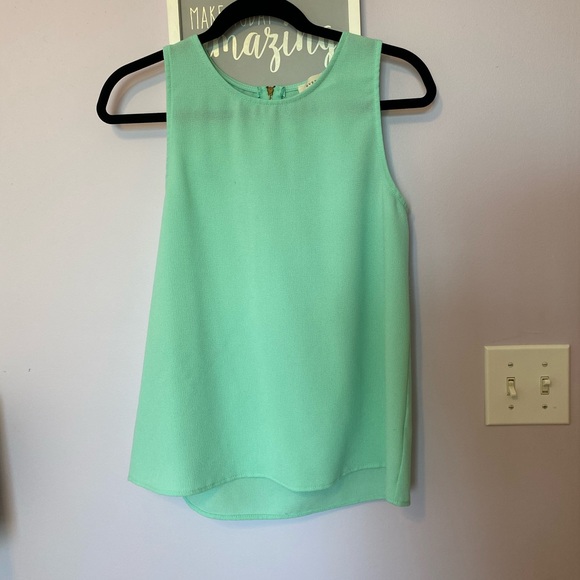 Aqua Everly Sleeveless Top - Picture 4 of 5